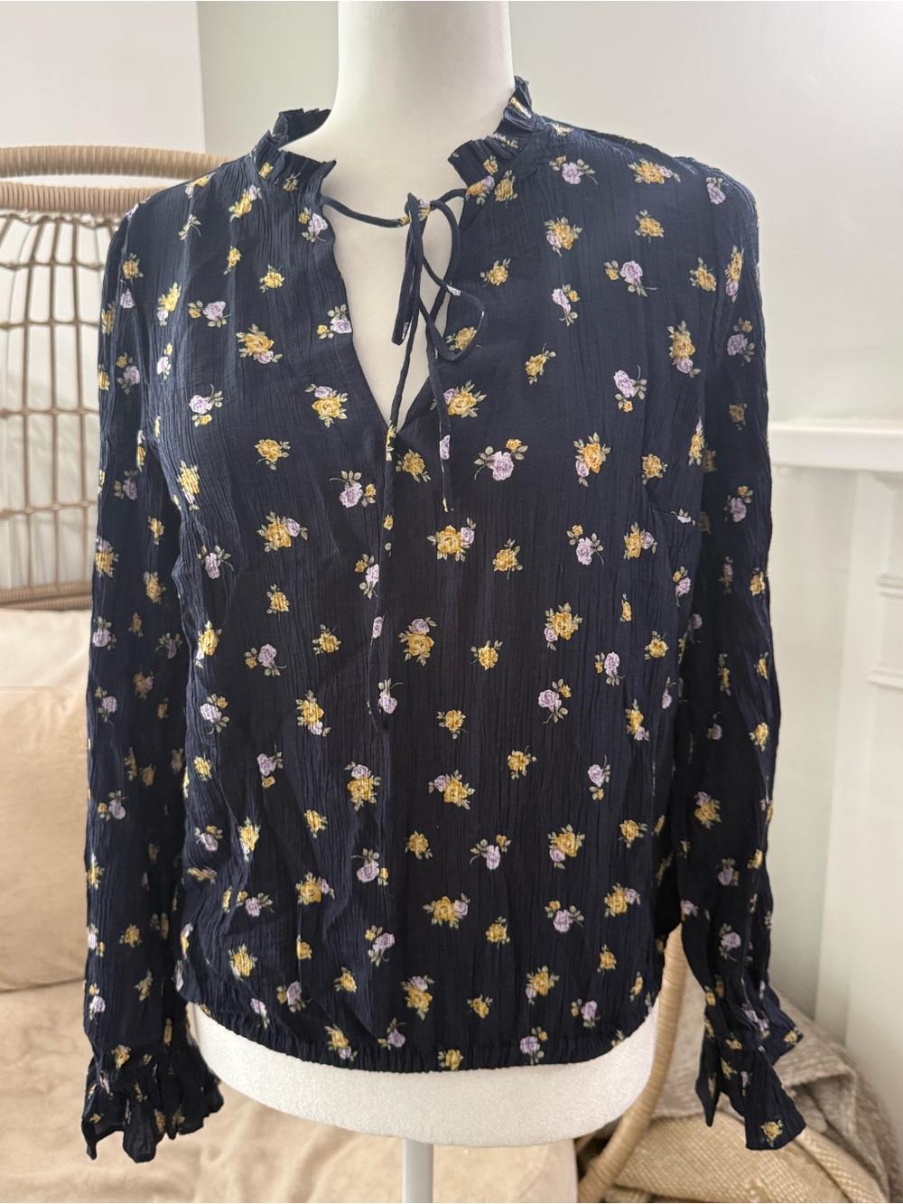 CeCe Navy Floral Ruffle Tie Neck Blouse Size S Cottagecore Romantic Boho